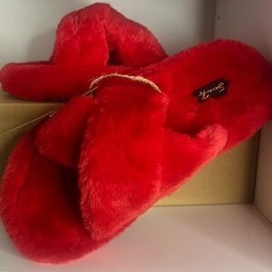 Seven7 Red Kiki Fuzzy Soft Slipper